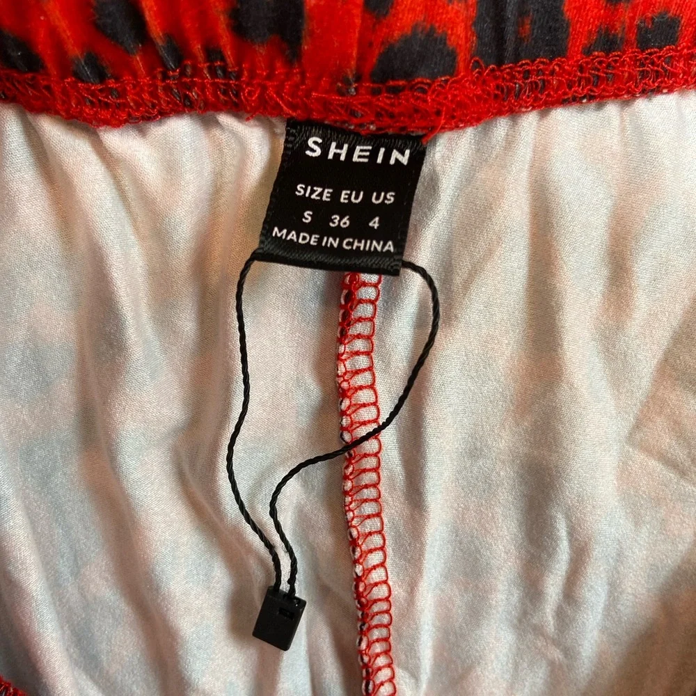 Shein Red Leopard High waisted Flair Pants‎ Size Small